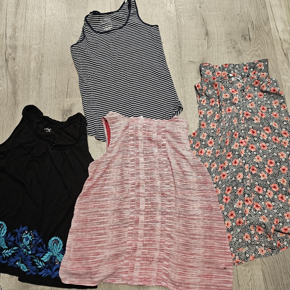 Ladies Tank Top Bundle Sz M